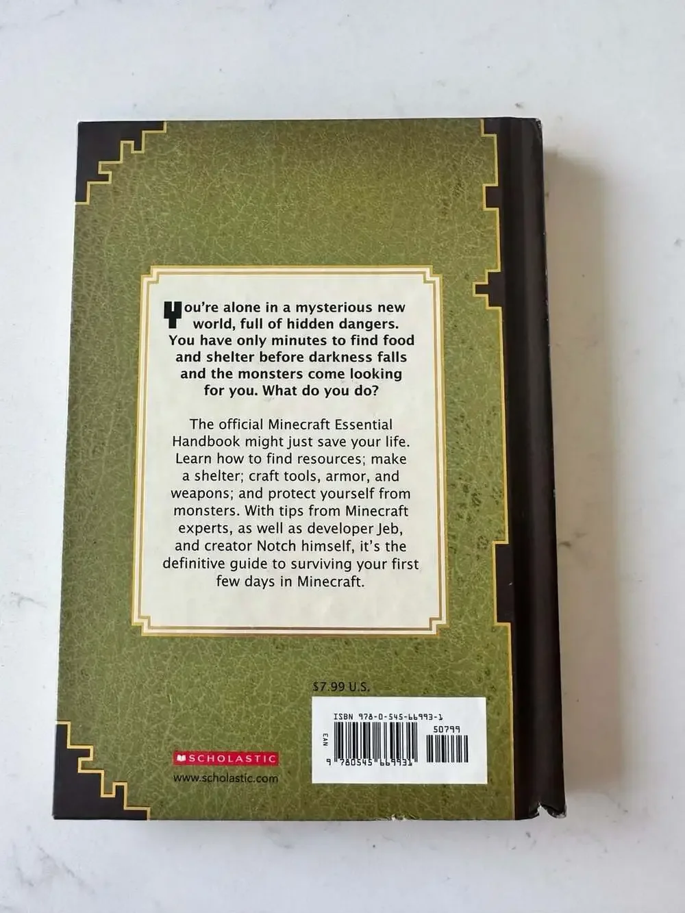 Minecraft Essential Handbook Official Mojang Guidebook (Hardcover)